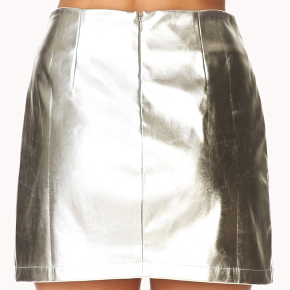 Forever 21 Futuristic Silver Pleather Mini Skirt - Picture 5 of 13